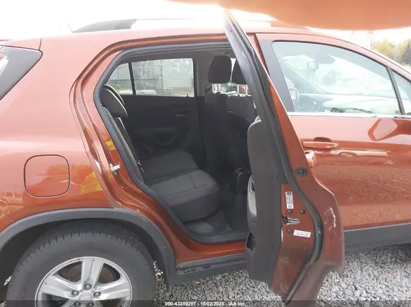 3GNCJPSB1KL323097 2019 CHEVROLET TRAX - Image 8