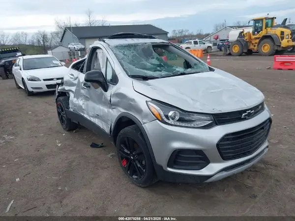 3GNCJPSB1KL341857 2019 CHEVROLET TRAX - Image 1