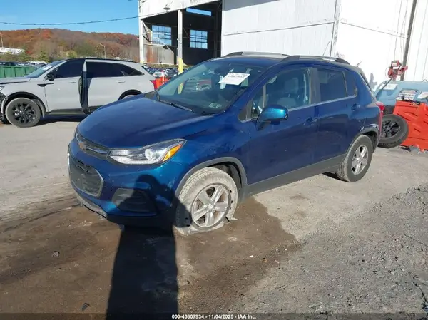 3GNCJPSB1KL378052 2019 CHEVROLET TRAX - Image 2