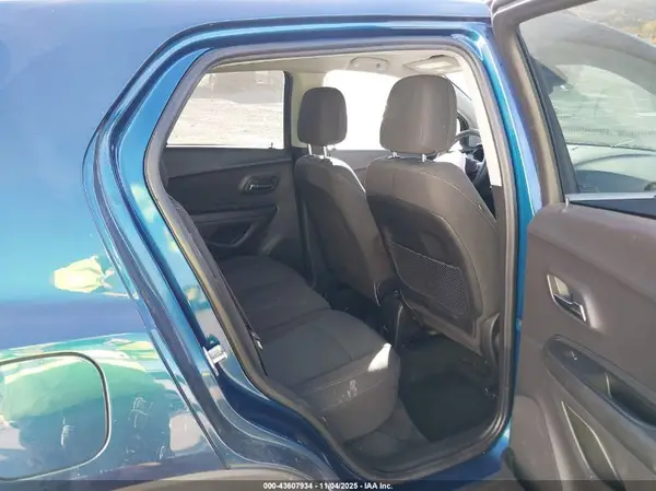 3GNCJPSB1KL378052 2019 CHEVROLET TRAX - Image 8