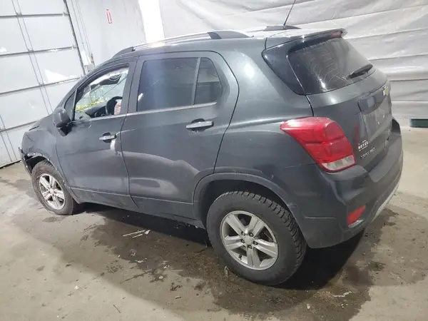 3GNCJPSB1LL132944 2020 CHEVROLET TRAX - Image 2