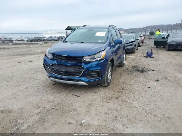 3GNCJPSB1LL166558 2020 CHEVROLET TRAX - Image 2