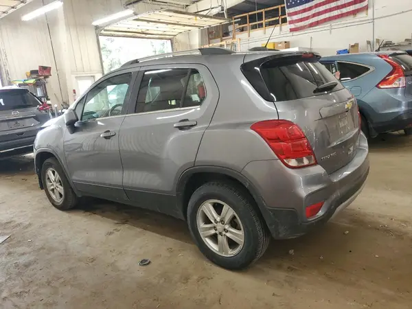 3GNCJPSB1LL174692 2020 CHEVROLET TRAX - Image 2