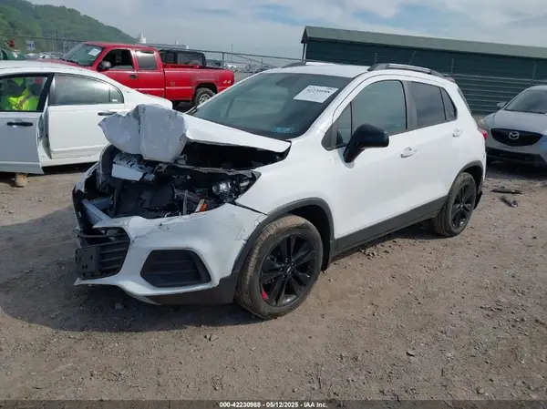 3GNCJPSB1LL232882 2020 CHEVROLET TRAX - Image 2