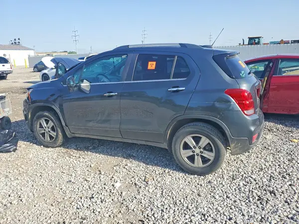 3GNCJPSB1LL269060 2020 CHEVROLET TRAX - Image 2