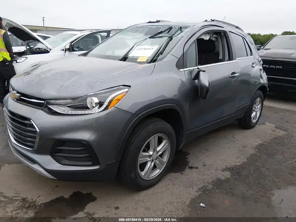 3GNCJPSB1LL280849 2020 CHEVROLET TRAX - Image 2