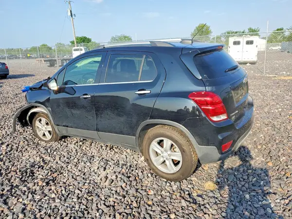 3GNCJPSB1LL329130 2020 CHEVROLET TRAX - Image 2
