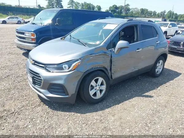 3GNCJPSB1LL333856 2020 CHEVROLET TRAX - Image 2