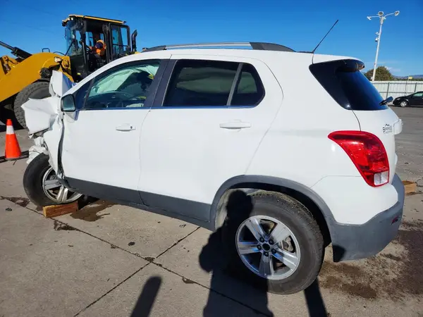 3GNCJPSB2GL187814 2016 CHEVROLET TRAX - Image 2