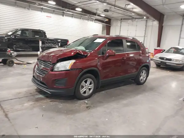3GNCJPSB2GL215983 2016 CHEVROLET TRAX - Image 2