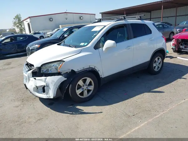 3GNCJPSB2GL256758 2016 CHEVROLET TRAX - Image 2