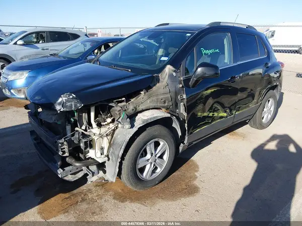 3GNCJPSB2HL145113 2017 CHEVROLET TRAX - Image 2
