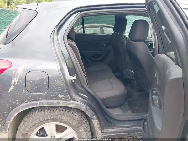 3GNCJPSB2HL194070 2017 CHEVROLET TRAX - Image 8