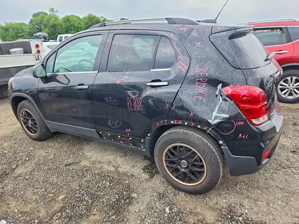 3GNCJPSB2HL235717 2017 CHEVROLET TRAX - Image 2