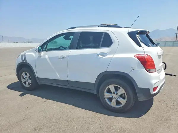 3GNCJPSB2JL171216 2018 CHEVROLET TRAX - Image 2