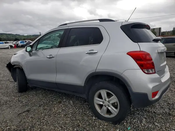 3GNCJPSB2JL180739 2018 CHEVROLET TRAX - Image 2