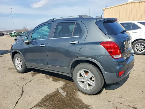 3GNCJPSB2JL205834 2018 CHEVROLET TRAX - Image 2
