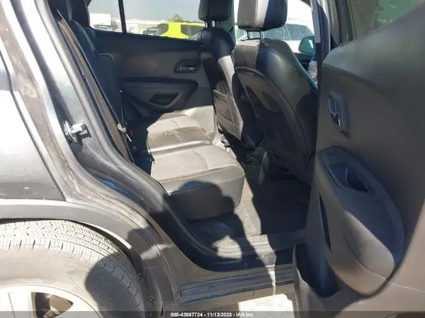 3GNCJPSB2JL240471 2018 CHEVROLET TRAX - Image 8