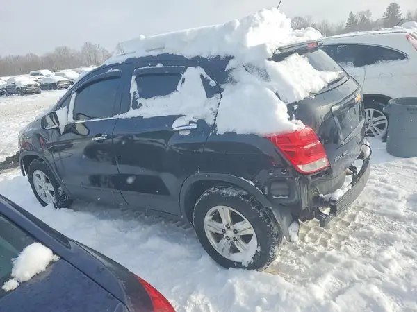 3GNCJPSB2JL277875 2018 CHEVROLET TRAX - Image 2