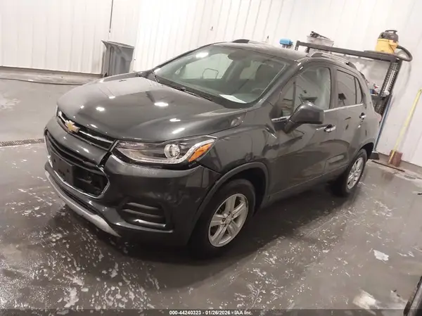 3GNCJPSB2JL279237 2018 CHEVROLET TRAX - Image 2