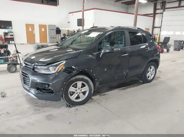 3GNCJPSB2JL280808 2018 CHEVROLET TRAX - Image 2