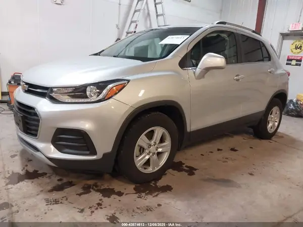 3GNCJPSB2JL314620 2018 CHEVROLET TRAX - Image 2