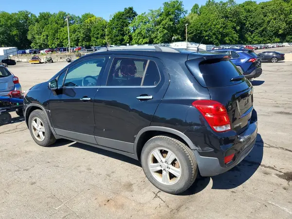 3GNCJPSB2JL325763 2018 CHEVROLET TRAX - Image 2