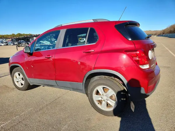 3GNCJPSB2KL167877 2019 CHEVROLET TRAX - Image 2
