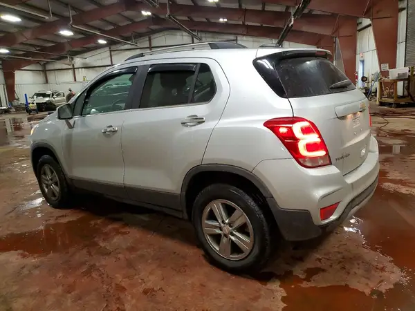 3GNCJPSB2KL210419 2019 CHEVROLET TRAX - Image 2