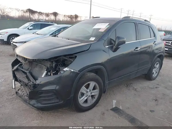 3GNCJPSB2KL292250 2019 CHEVROLET TRAX - Image 2
