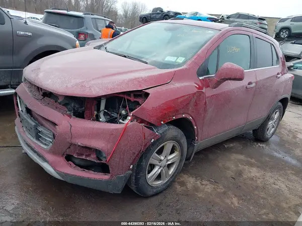 3GNCJPSB2KL391070 2019 CHEVROLET TRAX - Image 2