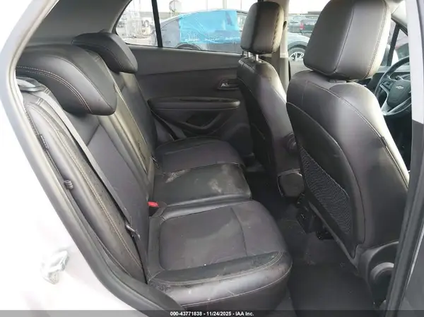 3GNCJPSB2KL404061 2019 CHEVROLET TRAX - Image 8