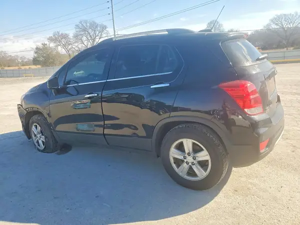 3GNCJPSB2LL135321 2020 CHEVROLET TRAX - Image 2