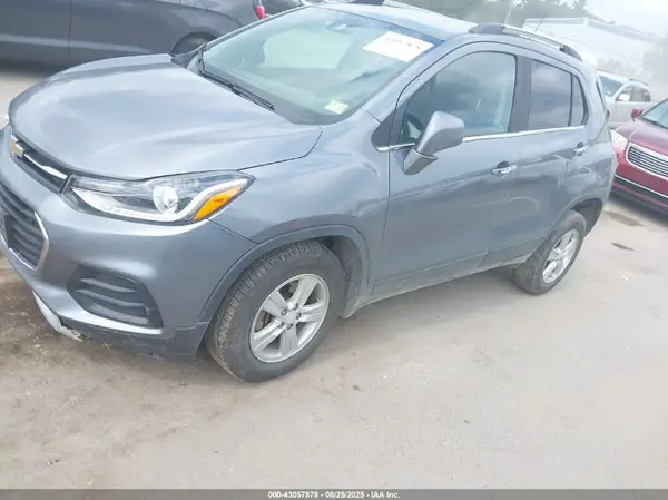 3GNCJPSB2LL158243 2020 CHEVROLET TRAX - Image 2