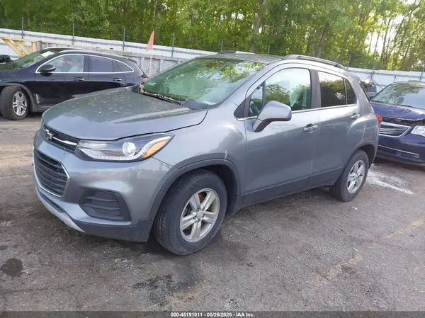 3GNCJPSB2LL164303 2020 CHEVROLET TRAX - Image 2