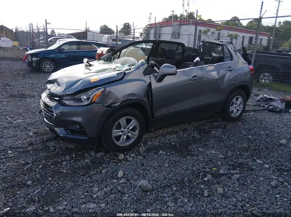 3GNCJPSB2LL218652 2020 CHEVROLET TRAX - Image 2