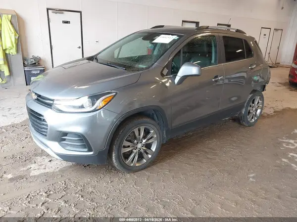 3GNCJPSB2LL258469 2020 CHEVROLET TRAX - Image 2