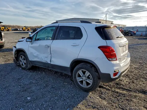 3GNCJPSB2LL262649 2020 CHEVROLET TRAX - Image 2