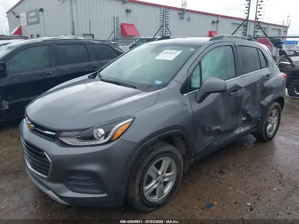 3GNCJPSB2LL336099 2020 CHEVROLET TRAX - Image 2