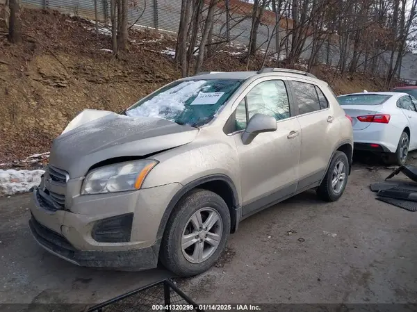 3GNCJPSB3GL247034 2016 CHEVROLET TRAX - Image 2