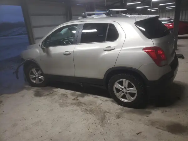 3GNCJPSB3GL248460 2016 CHEVROLET TRAX - Image 2
