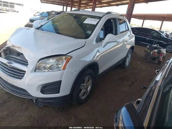 3GNCJPSB3GL255263 2016 CHEVROLET TRAX - Image 2