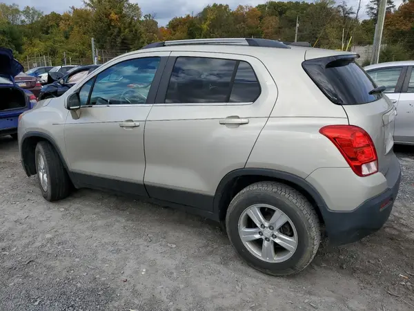3GNCJPSB3GL271852 2016 CHEVROLET TRAX - Image 2