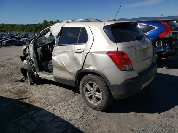 3GNCJPSB3GL279398 2016 CHEVROLET TRAX - Image 2
