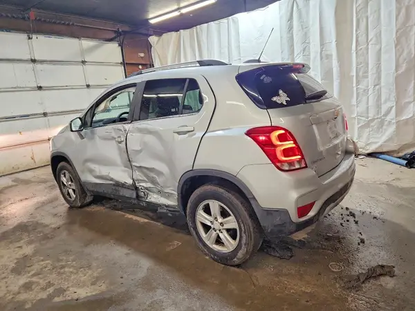 3GNCJPSB3HL140423 2017 CHEVROLET TRAX - Image 2