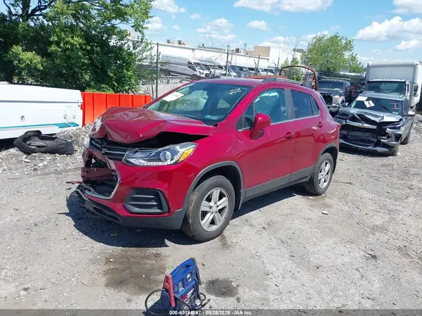 3GNCJPSB3JL197601 2018 CHEVROLET TRAX - Image 2