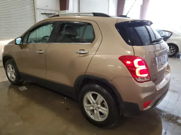 3GNCJPSB3JL218057 2018 CHEVROLET TRAX - Image 2