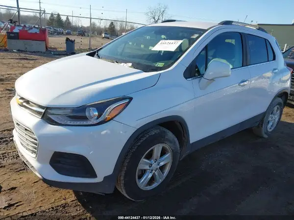 3GNCJPSB3JL235182 2018 CHEVROLET TRAX - Image 2