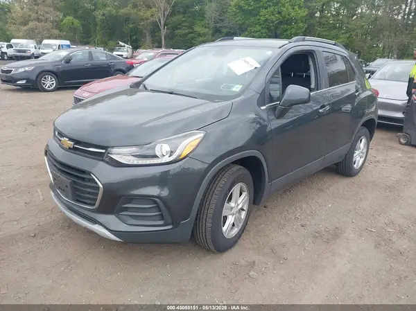 3GNCJPSB3JL257747 2018 CHEVROLET TRAX - Image 2