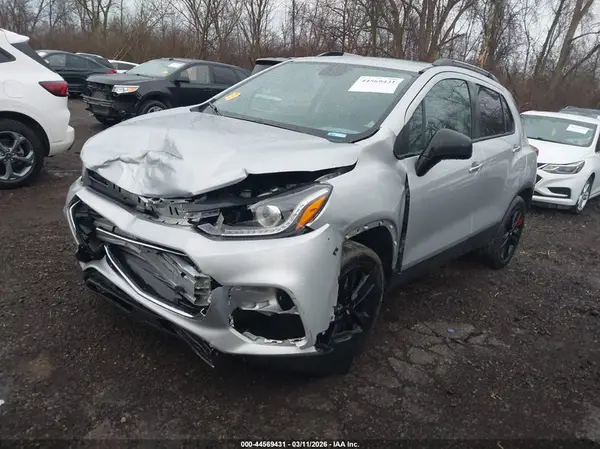 3GNCJPSB3JL258218 2018 CHEVROLET TRAX - Image 2